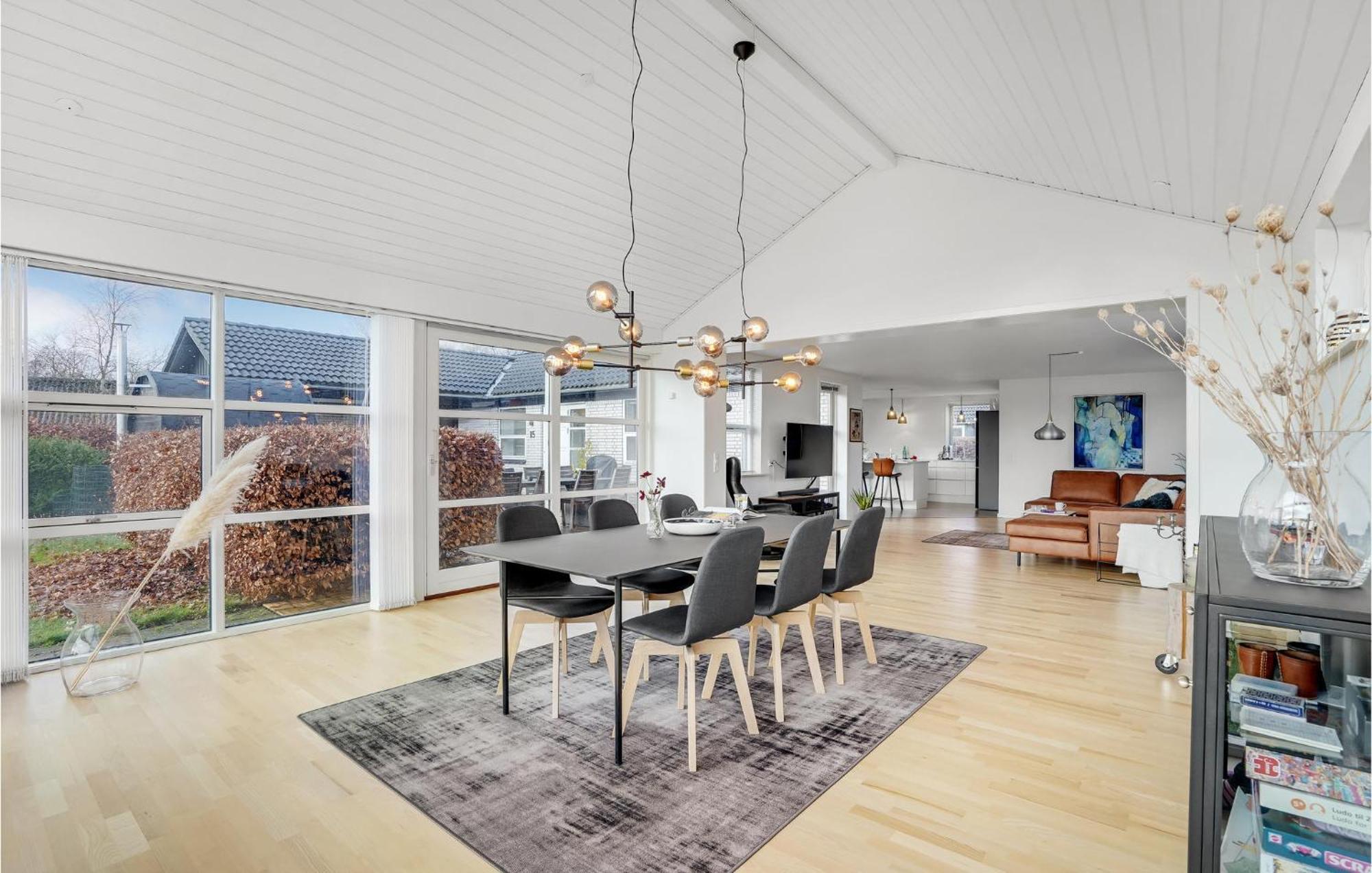 Gorgeous Home In Sunds With Kitchen Bagian luar foto